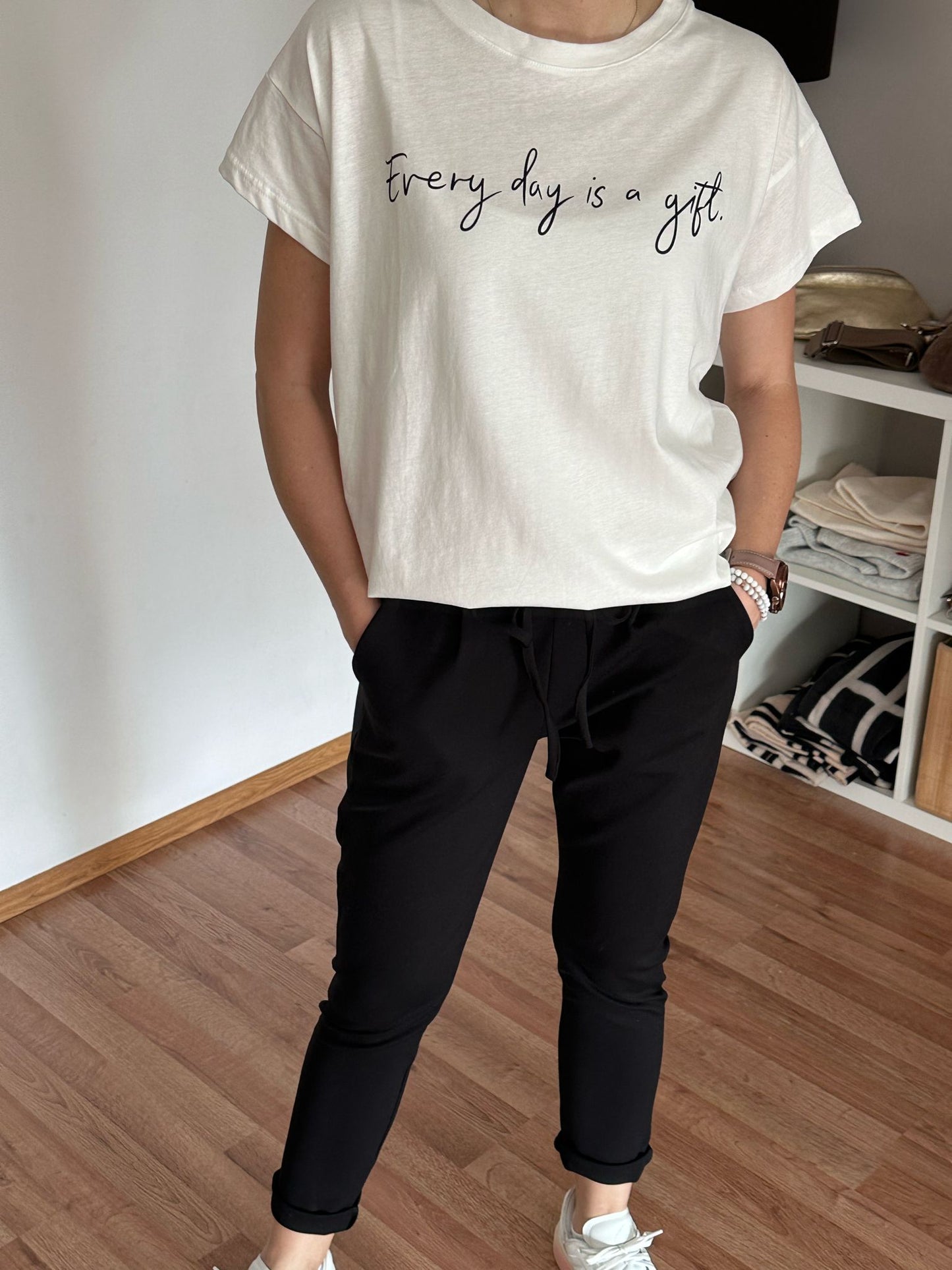 T-Shirt „Every day is a Gift“