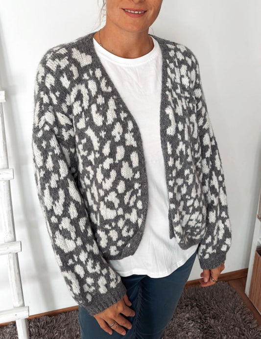 Leo Cardigan, Grau